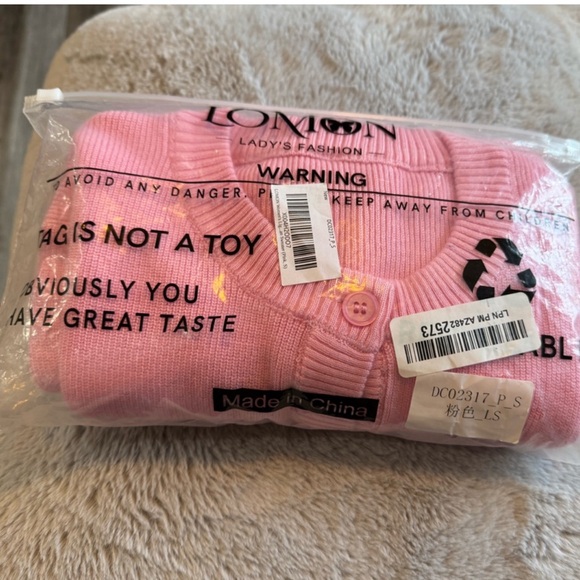 Women's Pink Sweater NWT - Picture 10 of 10